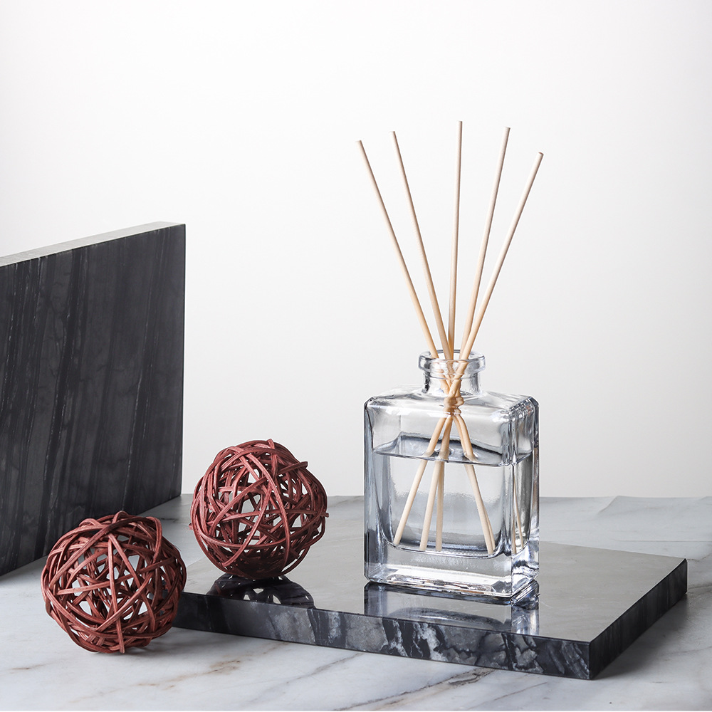 Botol aromaterapi kaca persegi - Home Fragrance Japan ulasan dan harga