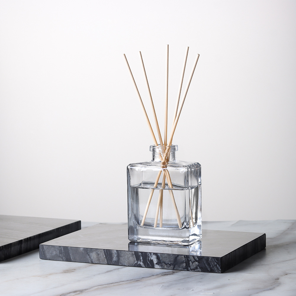 Botol aromaterapi kaca persegi - Home Fragrance Japan ulasan dan harga